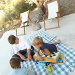 το σπιτάκι To Spitaki τhe Little House