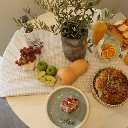 το σπιτάκι To Spitaki τhe Little House