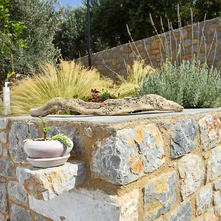 το σπιτάκι To Spitaki τhe Little House