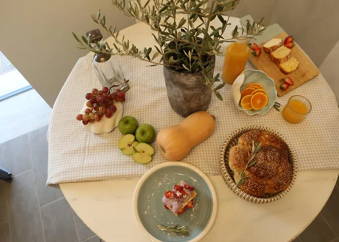 το σπιτάκι To Spitaki τhe Little House