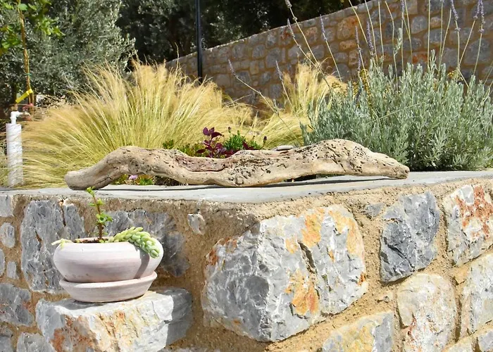 το σπιτάκι To Spitaki τhe Little House