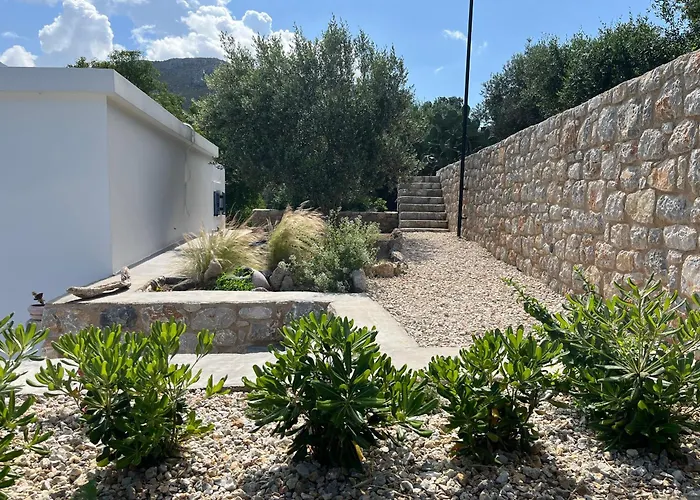 το σπιτάκι To Spitaki τhe Little House بيت للعطل *